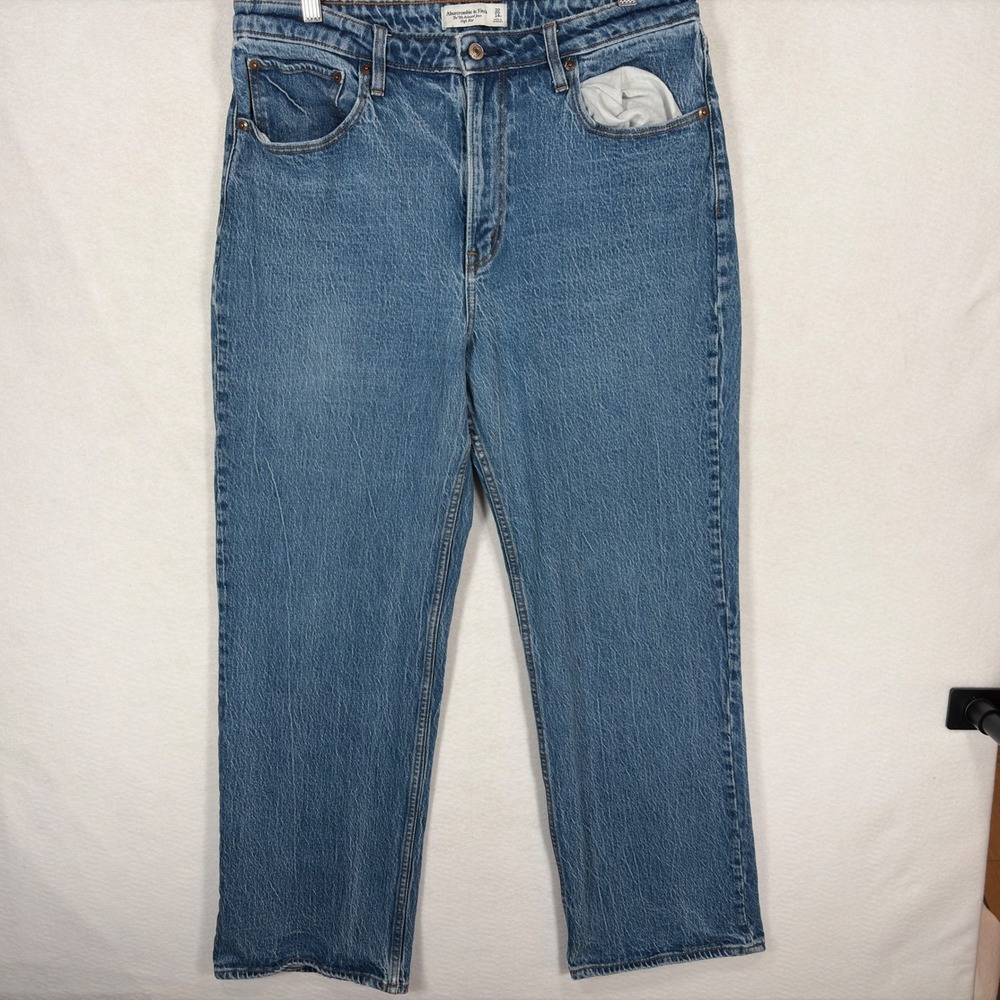 Abercrombie & Fitch Curve Love 90s Relaxed Jean High Rise Medium Wash 32 14R